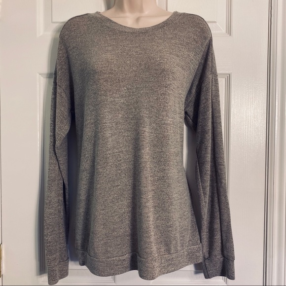 Hannah Tops - Hannah - stretchy grayish brown sweat shirt L    A